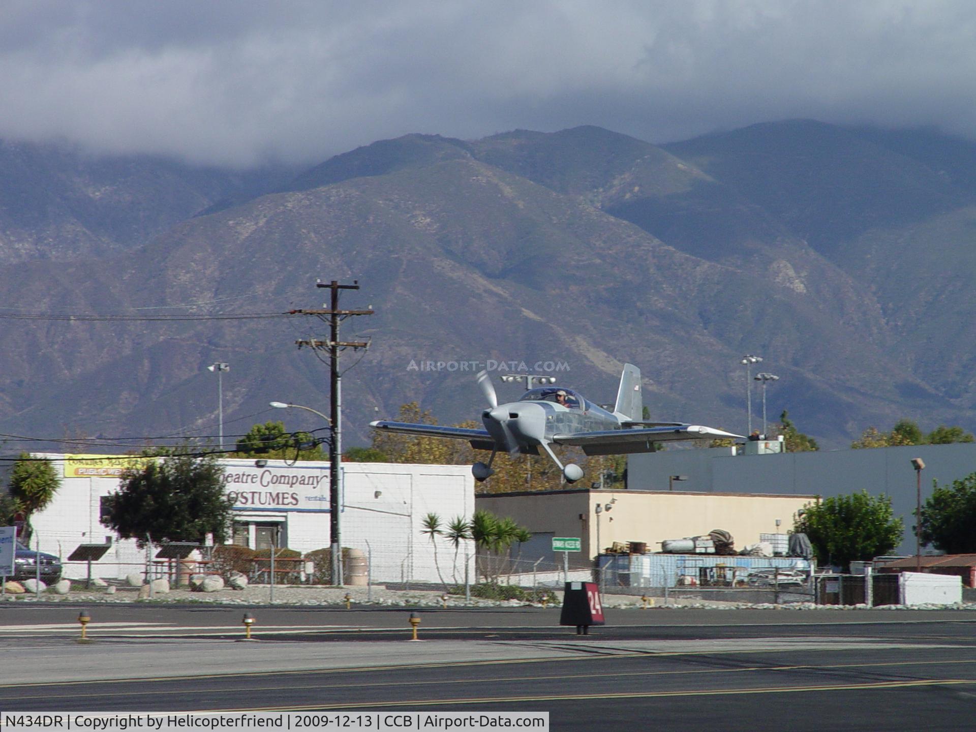 N434DR, 2008 Vans RV-7 C/N 71456, Final to runway 24