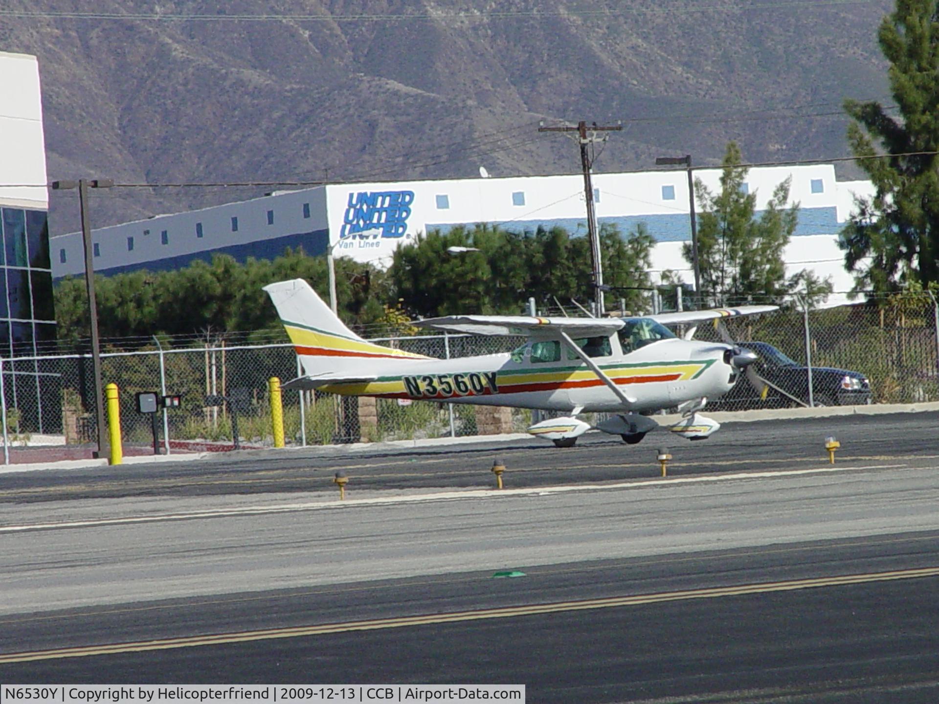 N6530Y, 1981 Cessna T210N Turbo Centurion C/N 21064422, Waiting for 5 formation ships to land