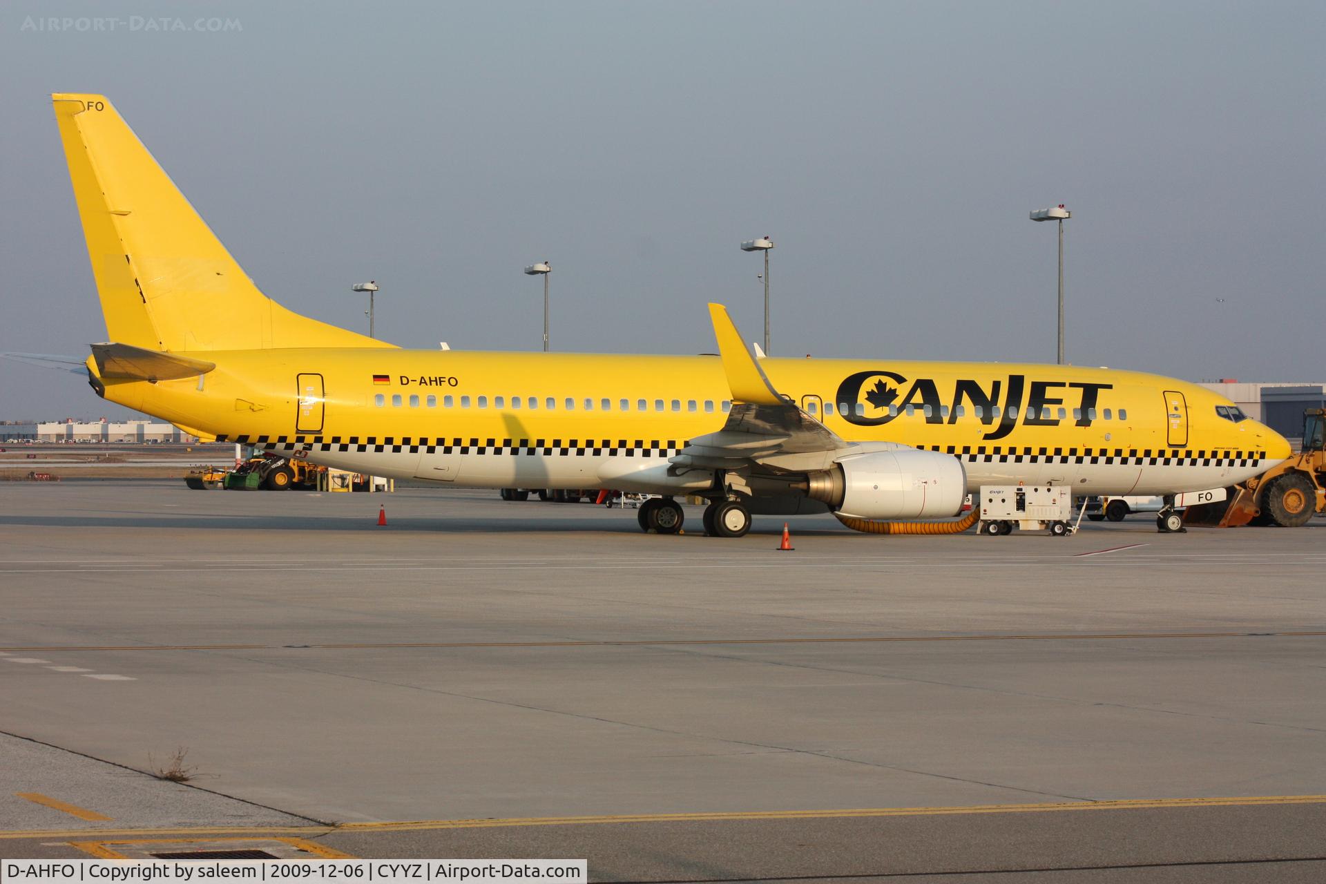 D-AHFO, 2000 Boeing 737-8K5 C/N 27987, Canjet decals on German registration