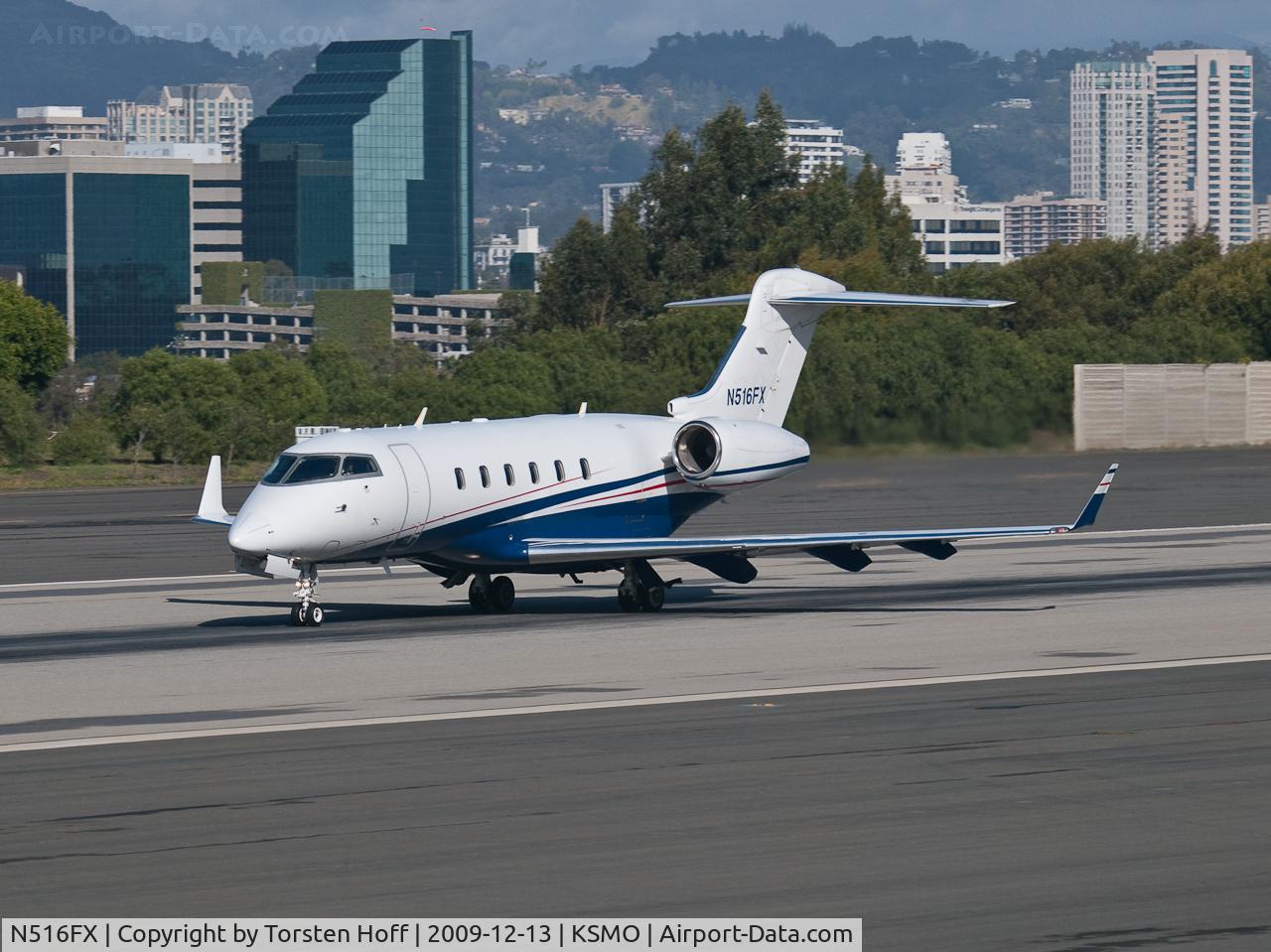 N516FX, 2004 Bombardier Challenger 300 (BD-100-1A10) C/N 20036, N516FX departing from RWY 21