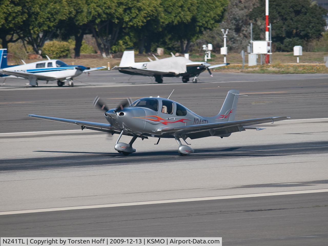 N241TL, Cirrus SR22 C/N 3521, N241TL arriving on RWY 21