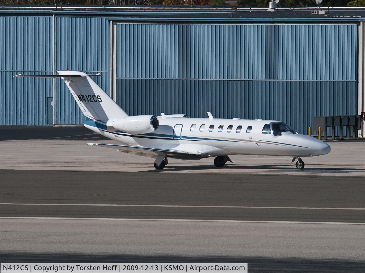 N412CS, 2006 Cessna 525B CitationJet CJ3 C/N 525B0059, N412CS taxiing