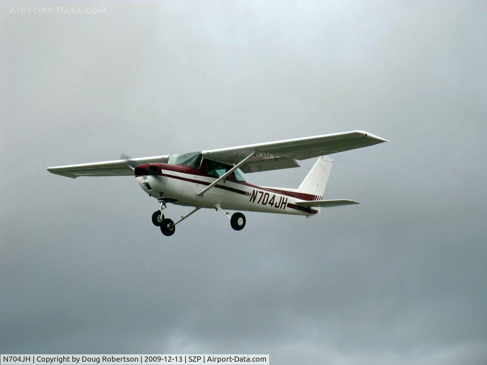 N704JH, 1976 Cessna 150M C/N 15078644, 1976 Cessna 150M Continental O-200 100 Hp, on final Rwy 22