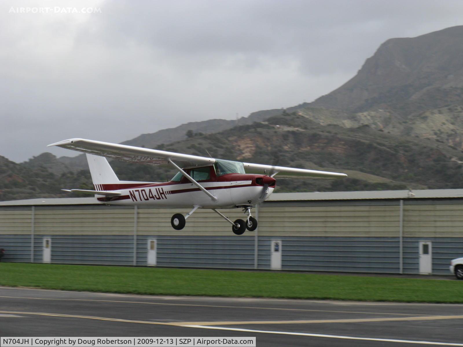 N704JH, 1976 Cessna 150M C/N 15078644, 1976 Cessna 150M Continental O-200 100 Hp, on final Rwy 22