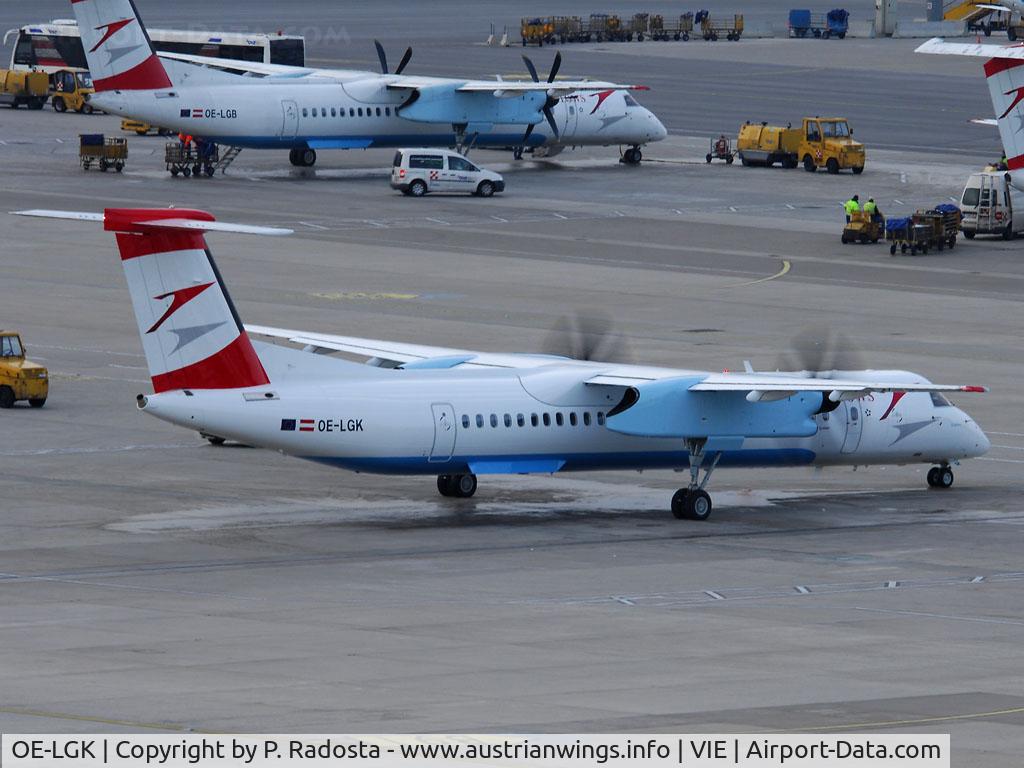 OE-LGK, 2009 De Havilland Canada DHC-8-402Q Dash 8 C/N 4280, Brand new Dash 8-402 - delivered 27-11-2009 to Austrian Arrows - probably one of the first pictures of that plane in Vienna