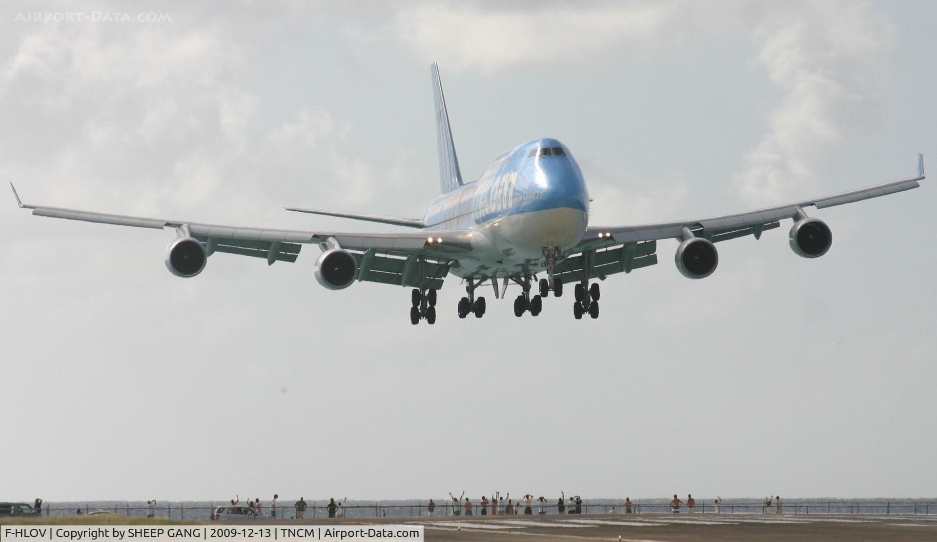 F-HLOV, 1992 Boeing 747-422 C/N 25379, Corsair in the glide slope over the tresh hold