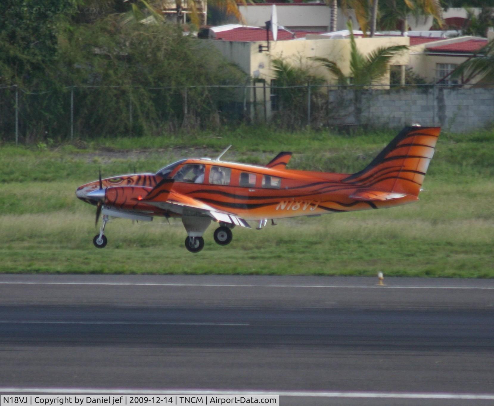 N18VJ, 1984 Beech 58P Baron C/N TJ-445, N18VJ landing at St Maarten
