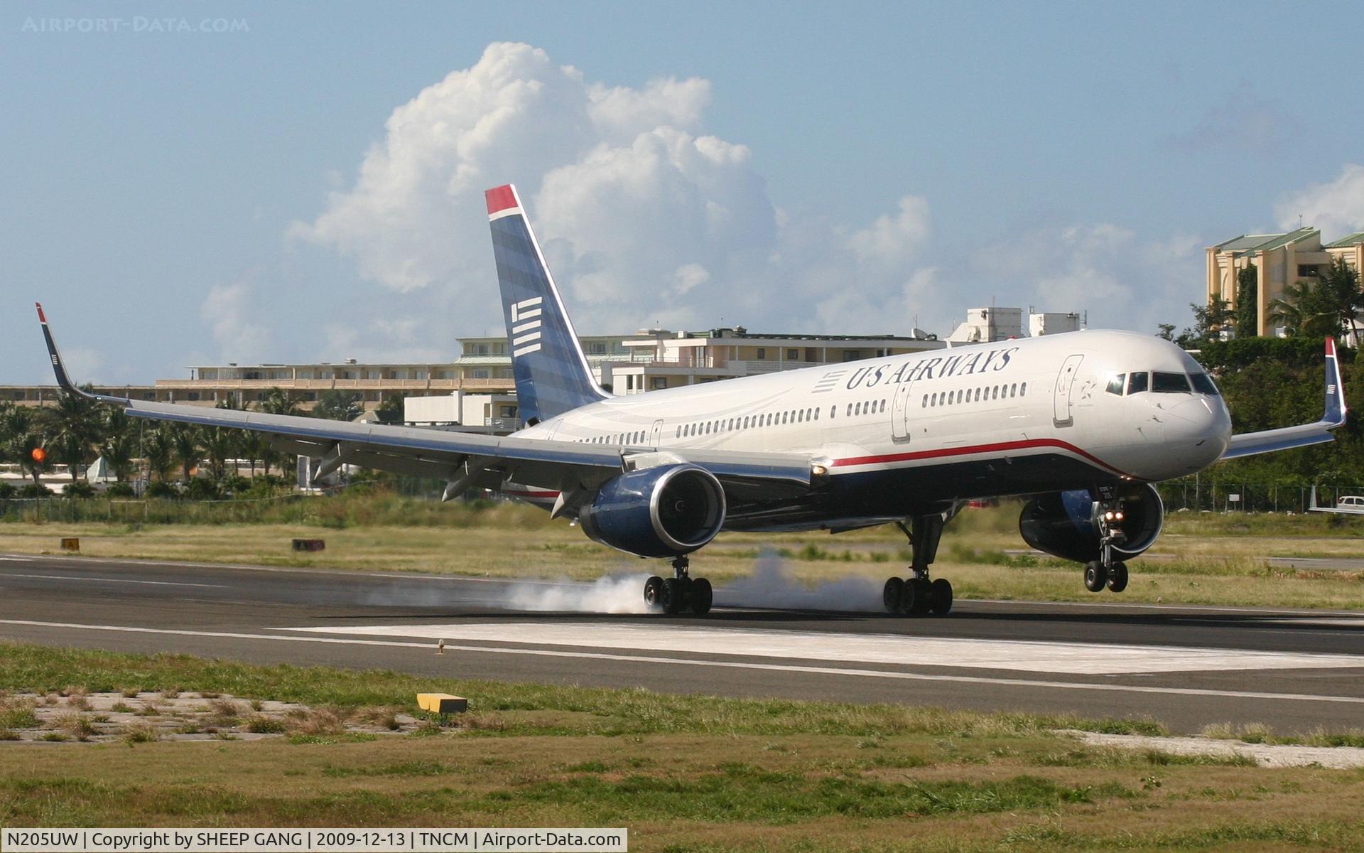 N205UW, 2000 Boeing 757-23N C/N 30887, Us air landing at TNCM