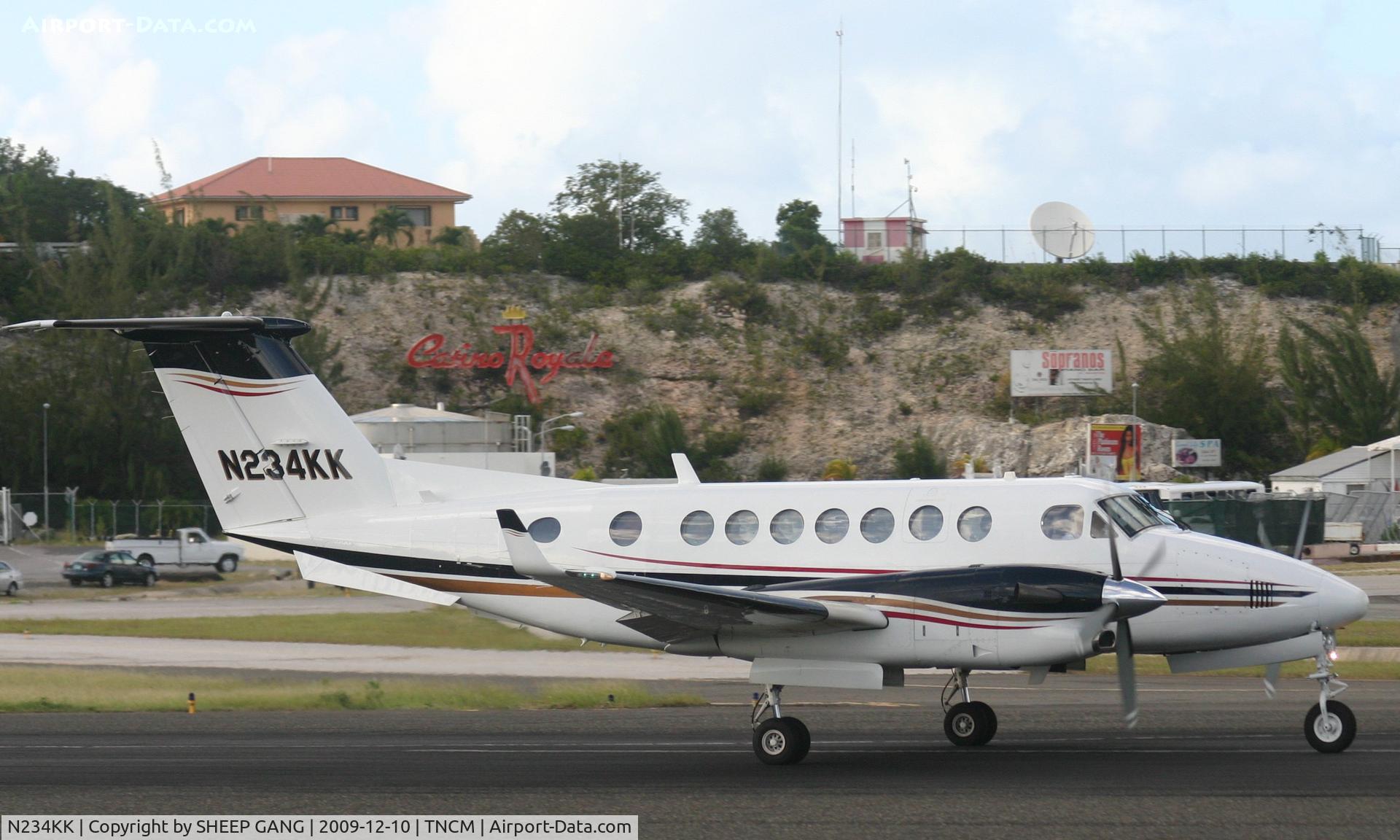N234KK, 1990 Beech B300 King Air C/N FL-29, N234KK Departing TNCM