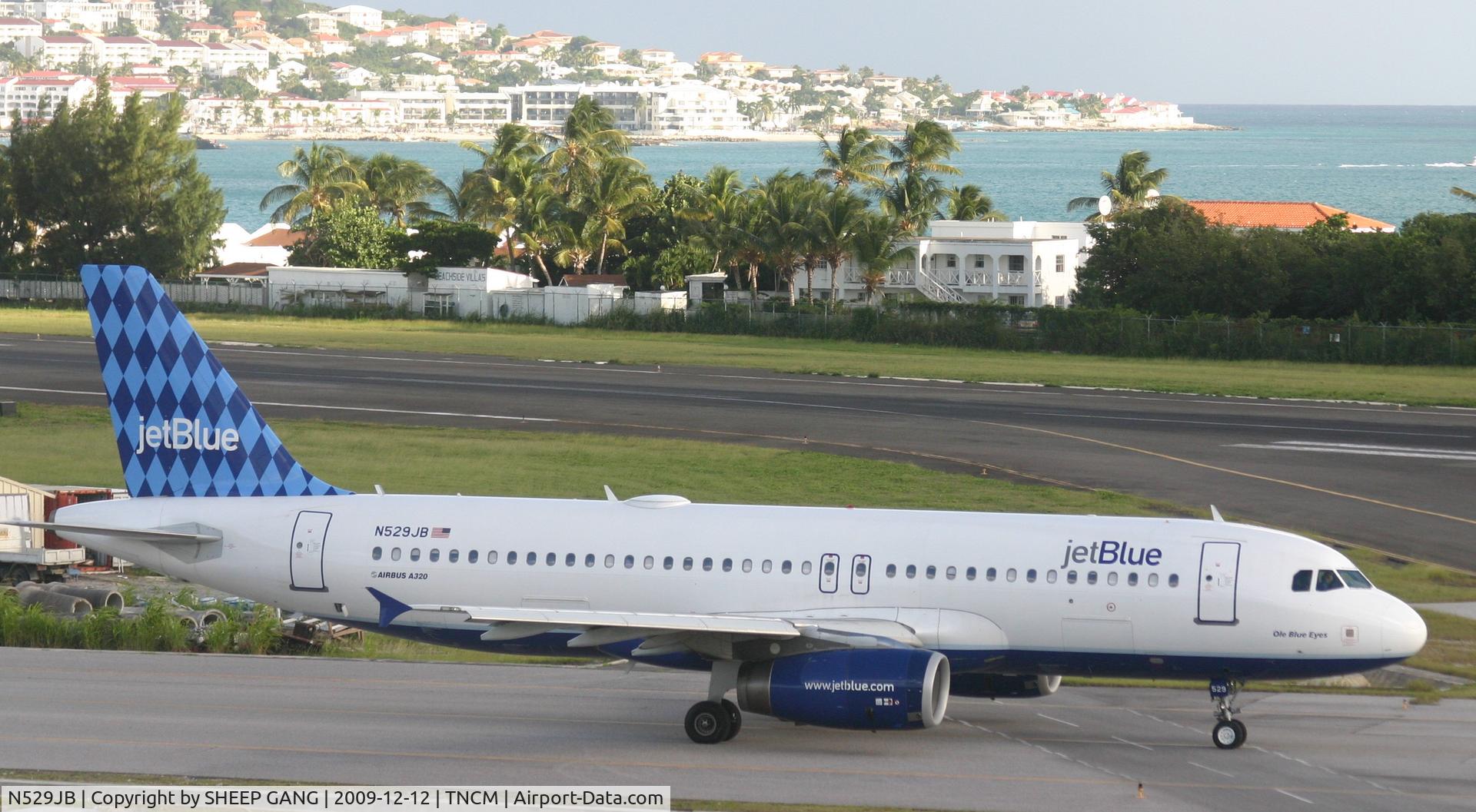 N529JB, 2001 Airbus A320-232 C/N 1610, Jet blue N529JB taxing to holding point A