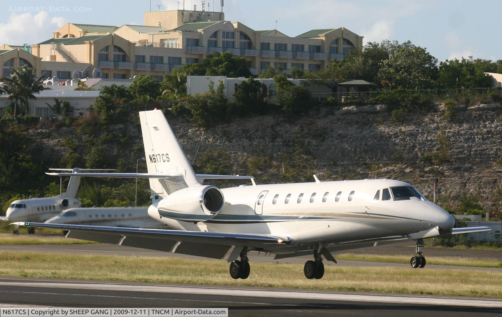 N617CS, 2006 Cessna 680 Citation Sovereign C/N 680-0102, N617CS landing at TNCM