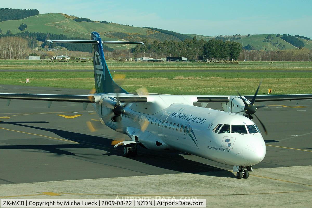 ZK-MCB, 1999 ATR 72-212A C/N 598, At Dunedin