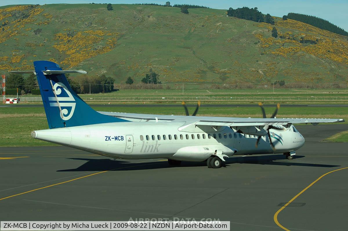 ZK-MCB, 1999 ATR 72-212A C/N 598, At Dunedin