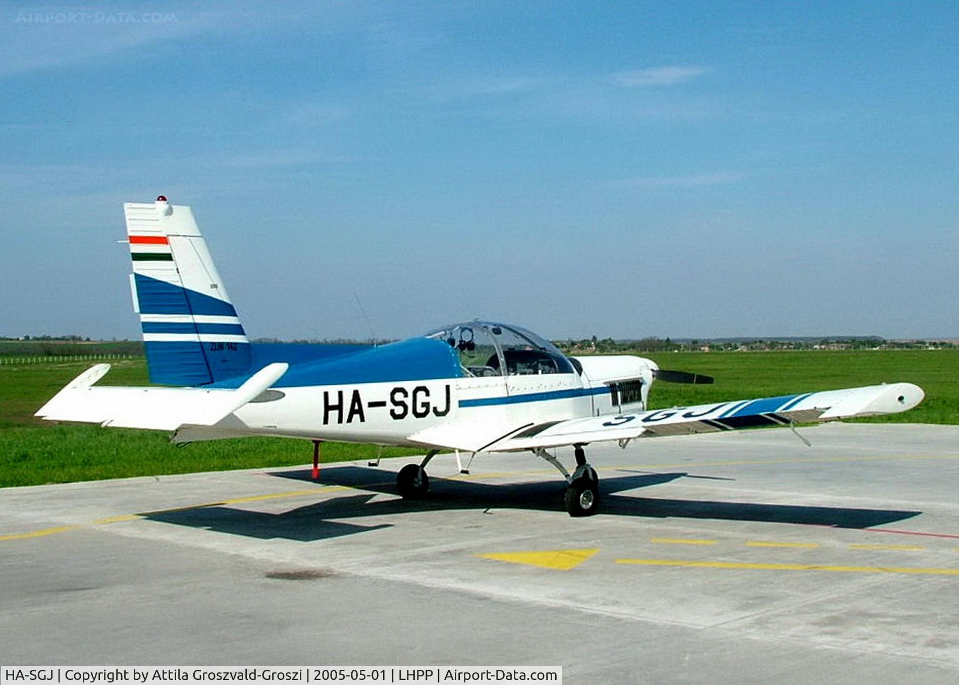 HA-SGJ, 1983 Zlin Z-142 C/N 0315, Pécs-Pogány airport