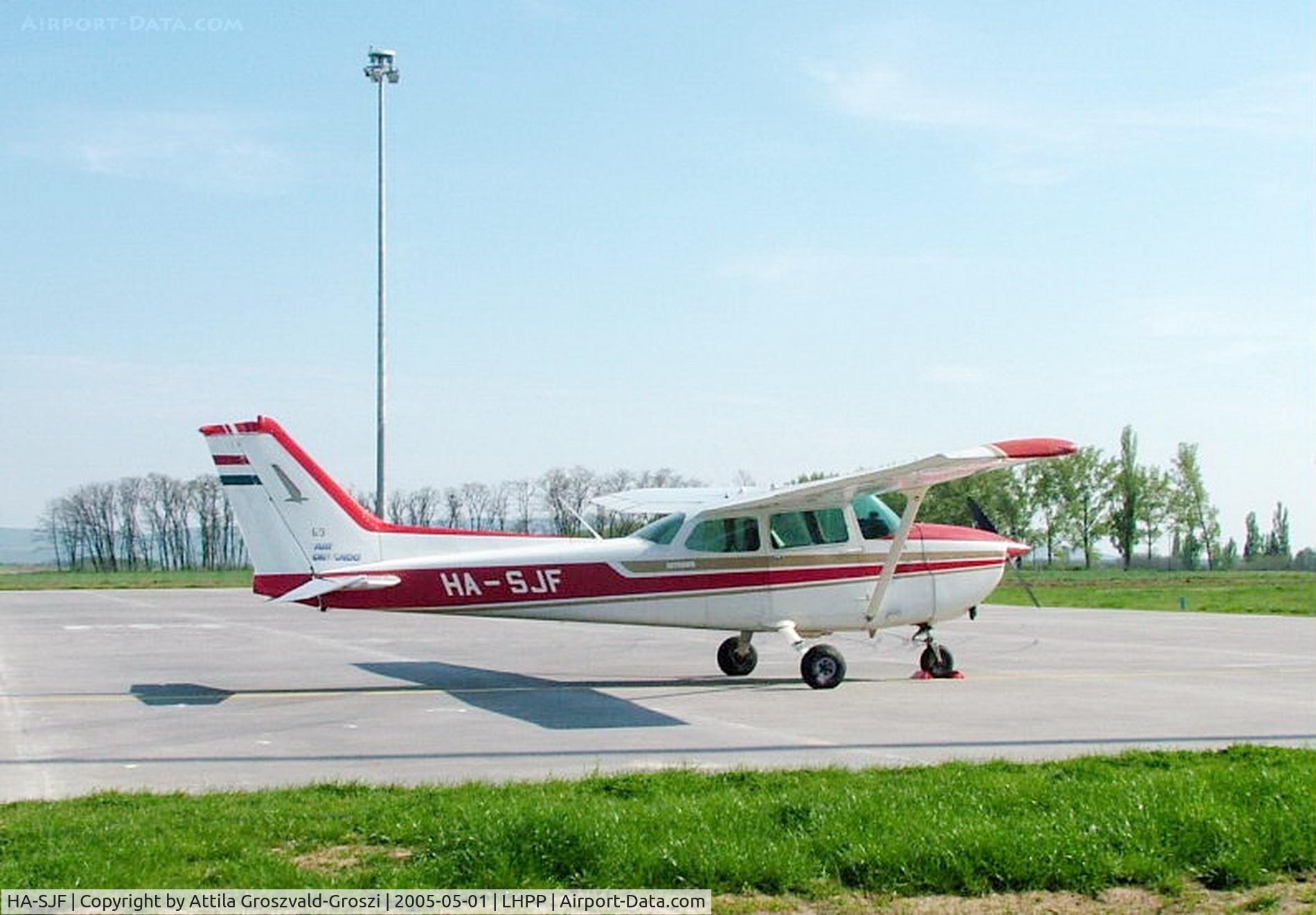 HA-SJF, 1979 Cessna 172N Skyhawk C/N 17273311, Pécs-Pogány airport