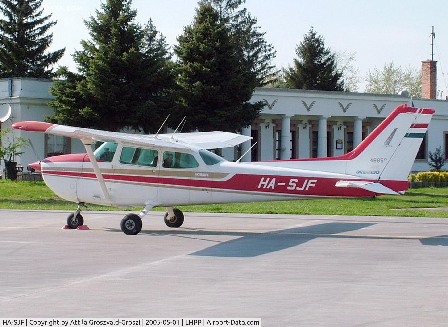 HA-SJF, 1979 Cessna 172N Skyhawk C/N 17273311, Pécs-Pogány airport