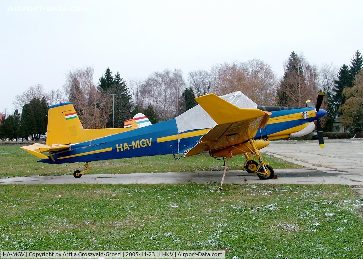HA-MGV, 1986 Zlin Z-37T Agro-Turbo C/N 009, Kaposújlak airport, Hungary