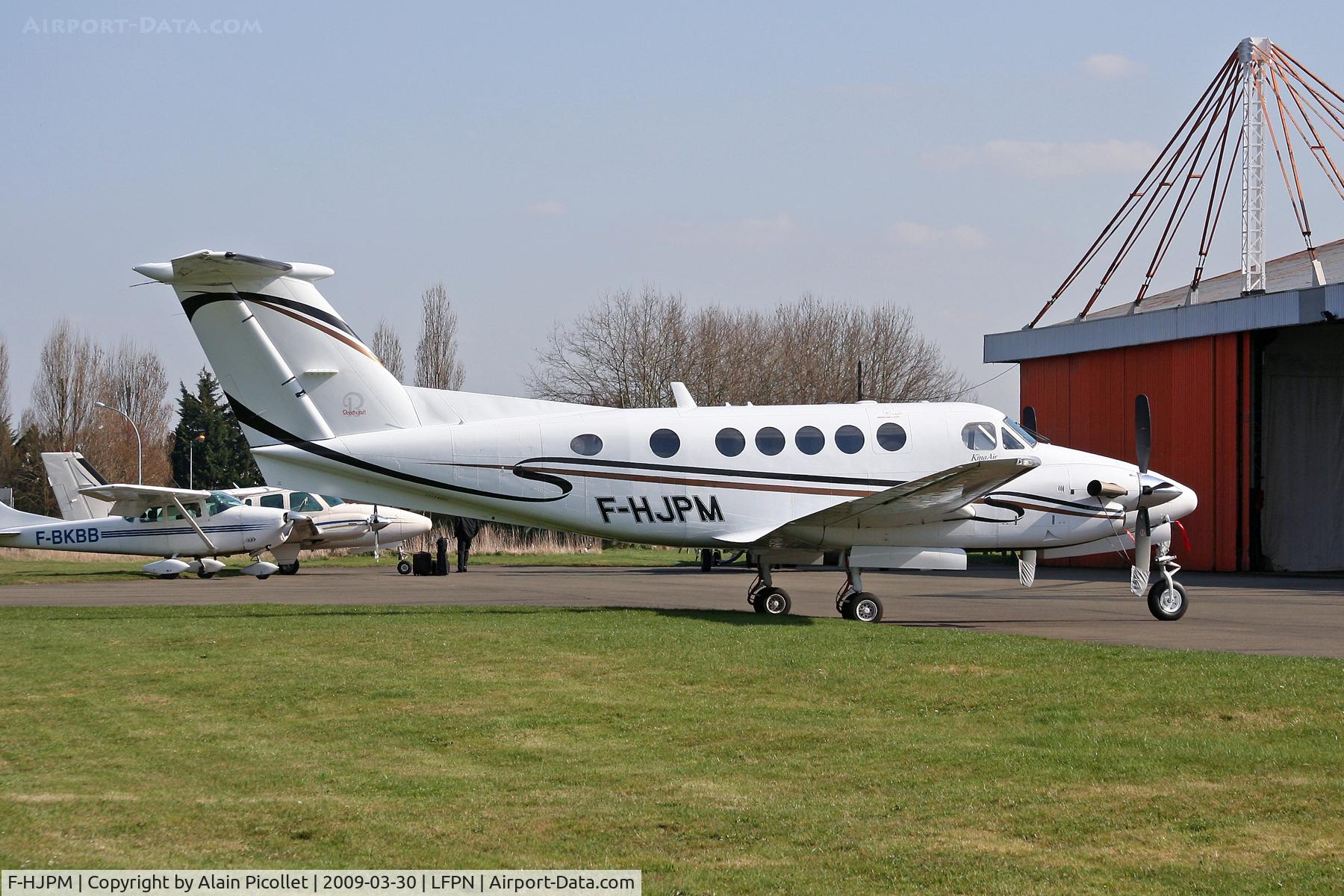 F-HJPM, 2004 Beech 200 Super King Air C/N BB-1887, in front of Farman historic hangar