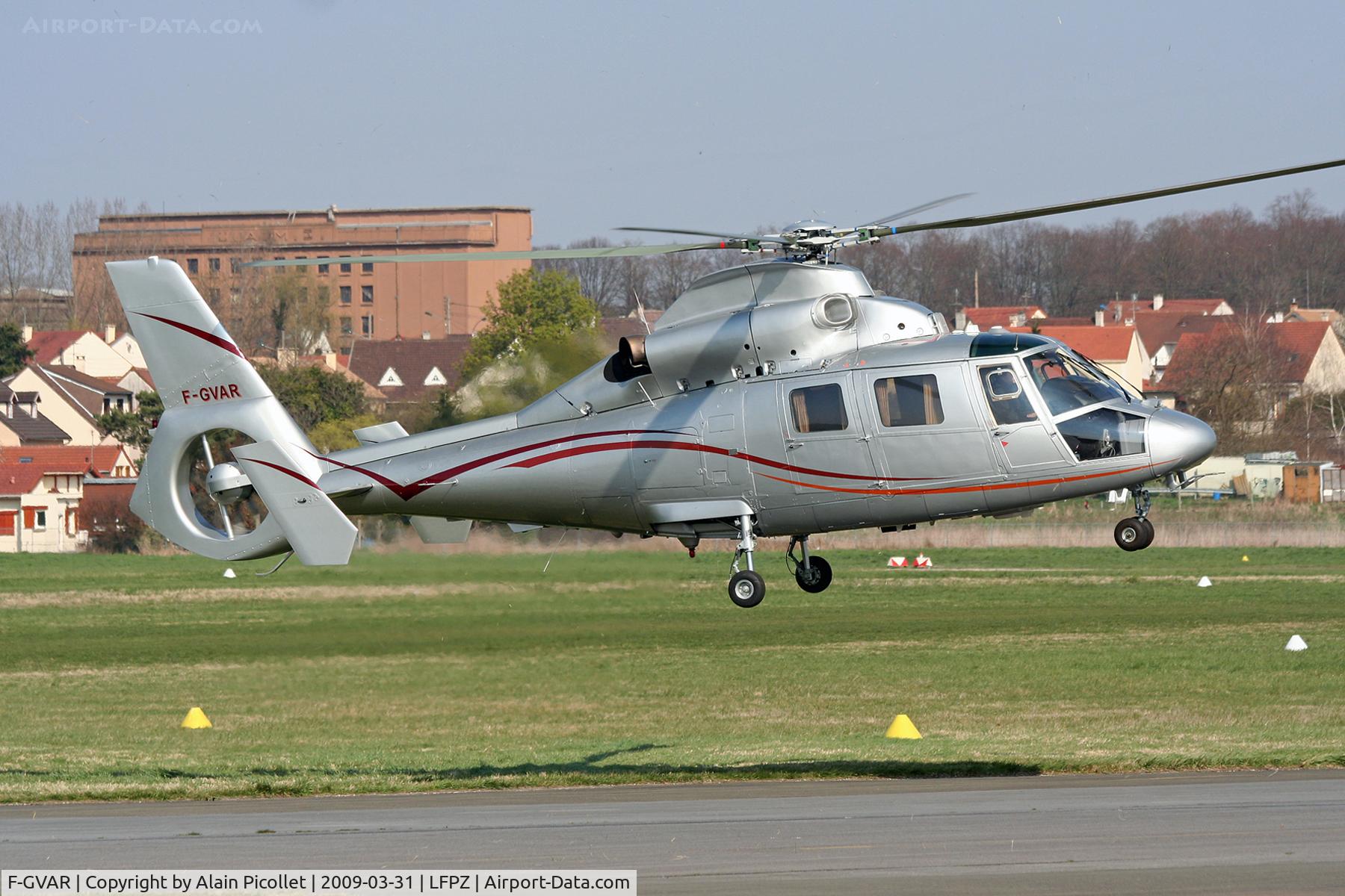F-GVAR, Aérospatiale SA-365N-1 Dauphin 2 C/N 6256, landing