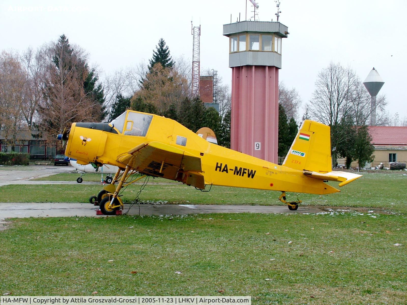 HA-MFW, 1975 Let Z-37A Cmelak C/N 21-19, Kaposújlak airport, Hungary