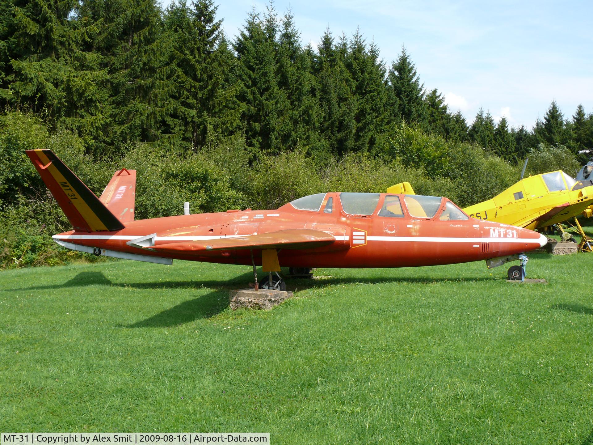 MT-31, Fouga CM-170R Magister C/N 288, Fouga CM170 Magister MT31 Belgian Air Force in Red Devils colors in the Hermerskeil Musseum Flugausstellung Junior