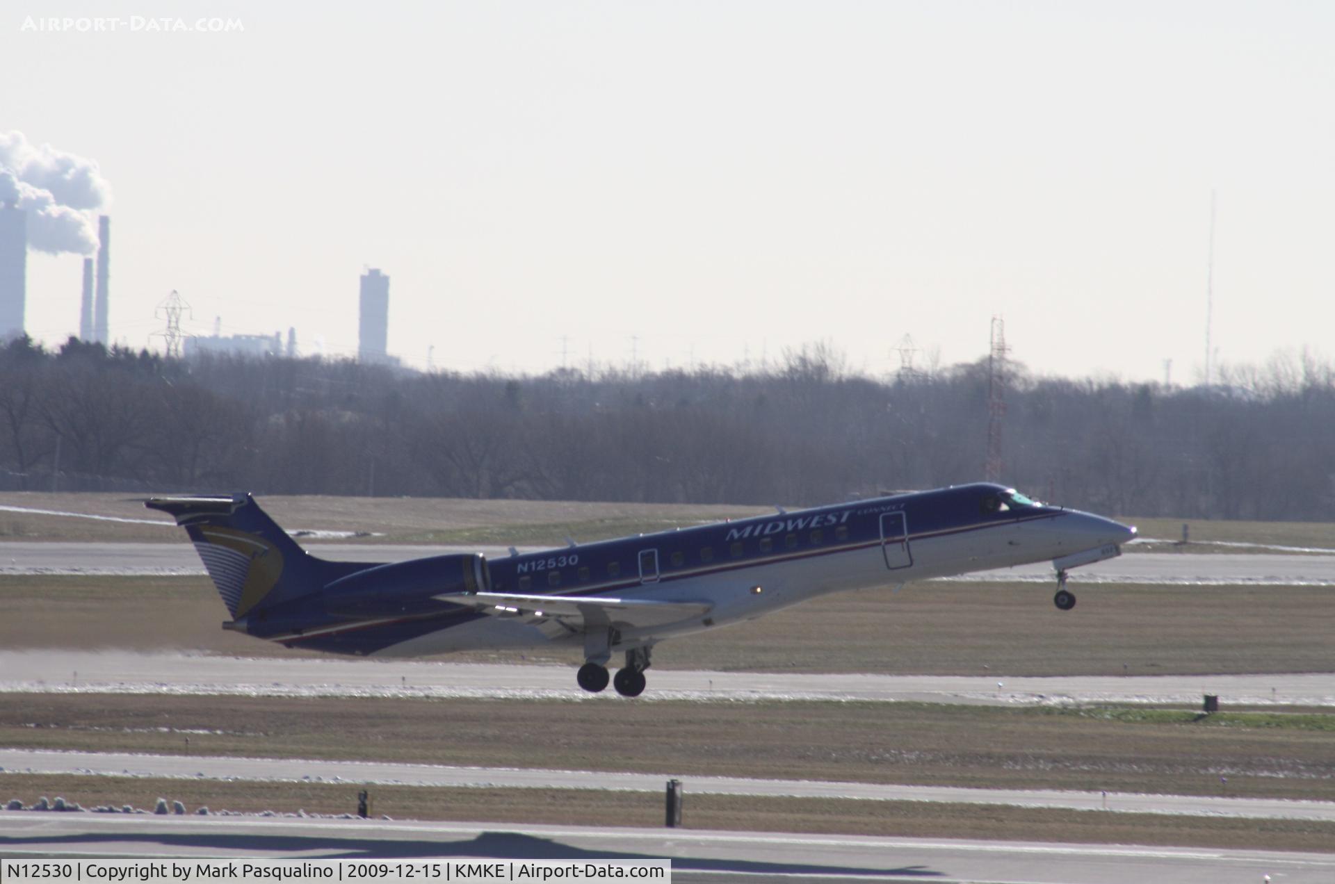 N12530, 2001 Embraer ERJ-135LR (EMB-135LR) C/N 145533, EMB-135LR