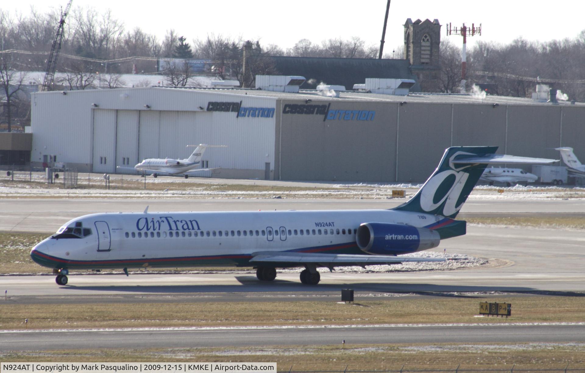N924AT, 2000 Boeing 717-200 C/N 55080, Boeing 717-200