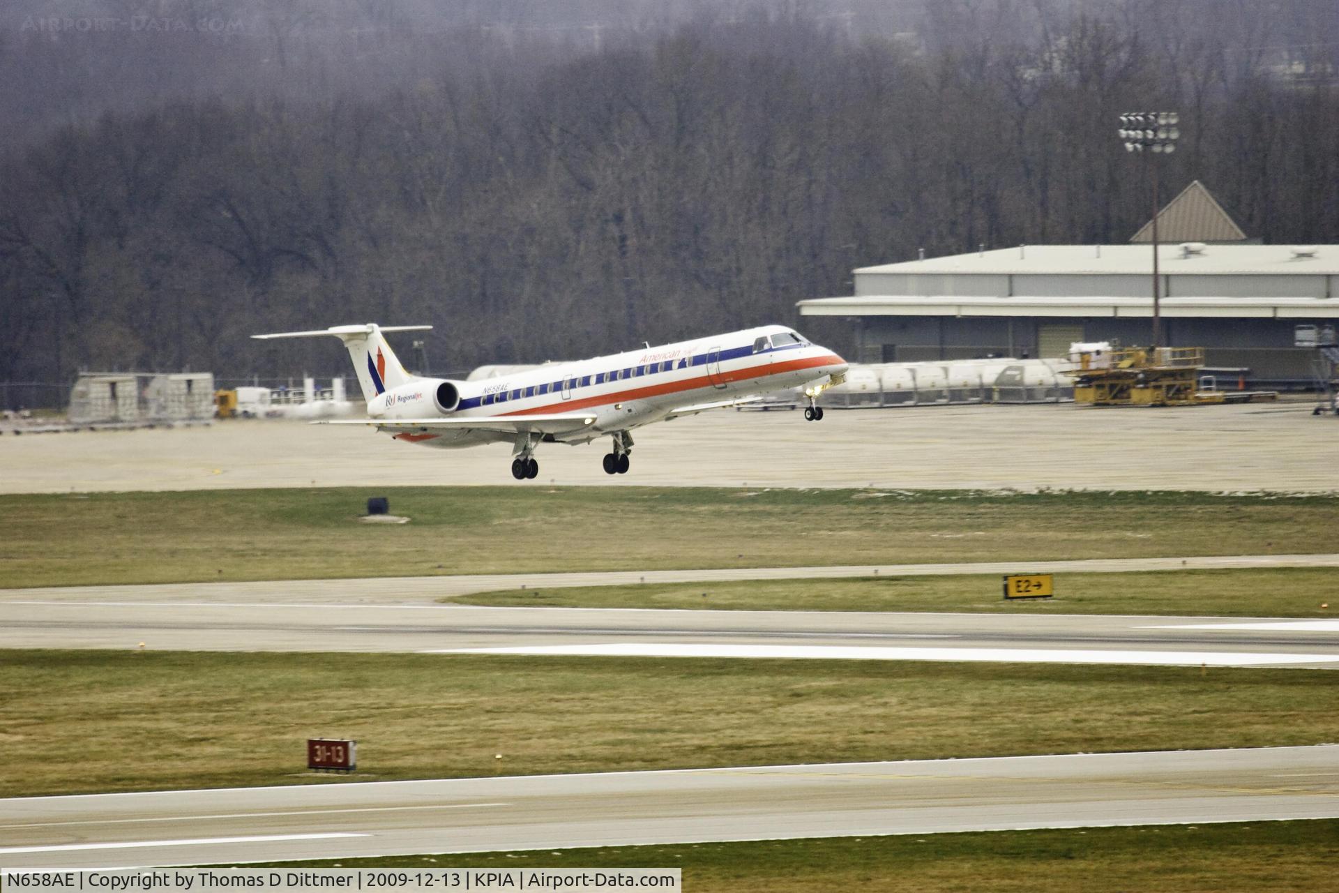 N658AE, 2003 Embraer ERJ-145LR (EMB-145LR) C/N 145760, American Eagle (N658AE) arriving at Peoria Illinois
