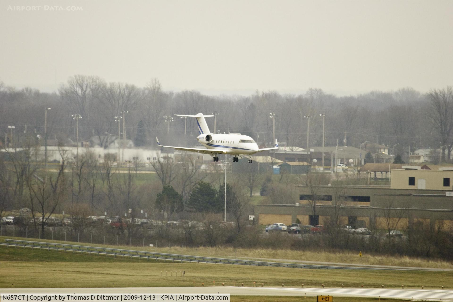 N657CT, 2006 Bombardier Challenger 604 (CL-600-2B16) C/N 5665, N657CT final approach at Peoria Illinois