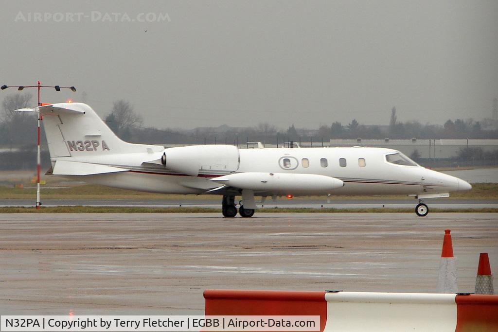 N32PA, 1976 Gates Learjet 36A C/N 025, Medical Flight departs Birmungham for the USA