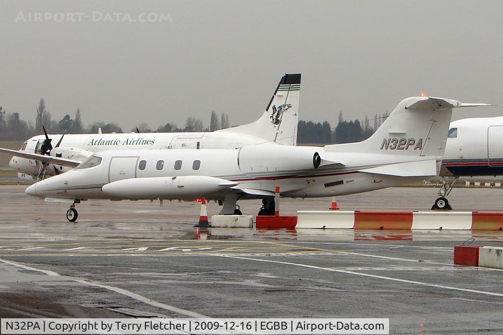 N32PA, 1976 Gates Learjet 36A C/N 025, Gates Learjet 36A pulls off parking stand at Birmingham UK - at the start of a long flight back to the States