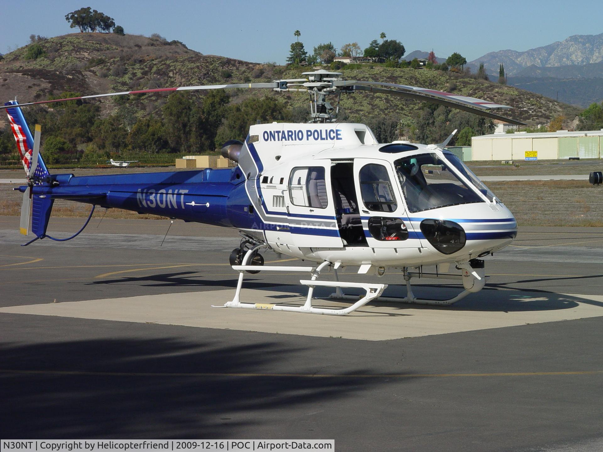 N30NT, 2007 Eurocopter AS-350B-2 Ecureuil C/N 4352, Visiting Brackett