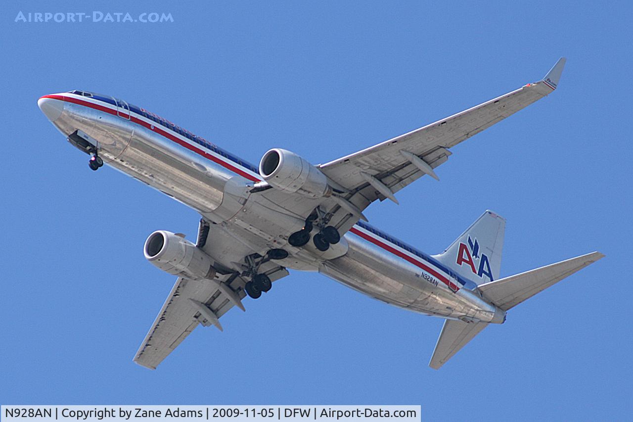 N928AN, 2000 Boeing 737-823 C/N 29528, American Airlines at DFW