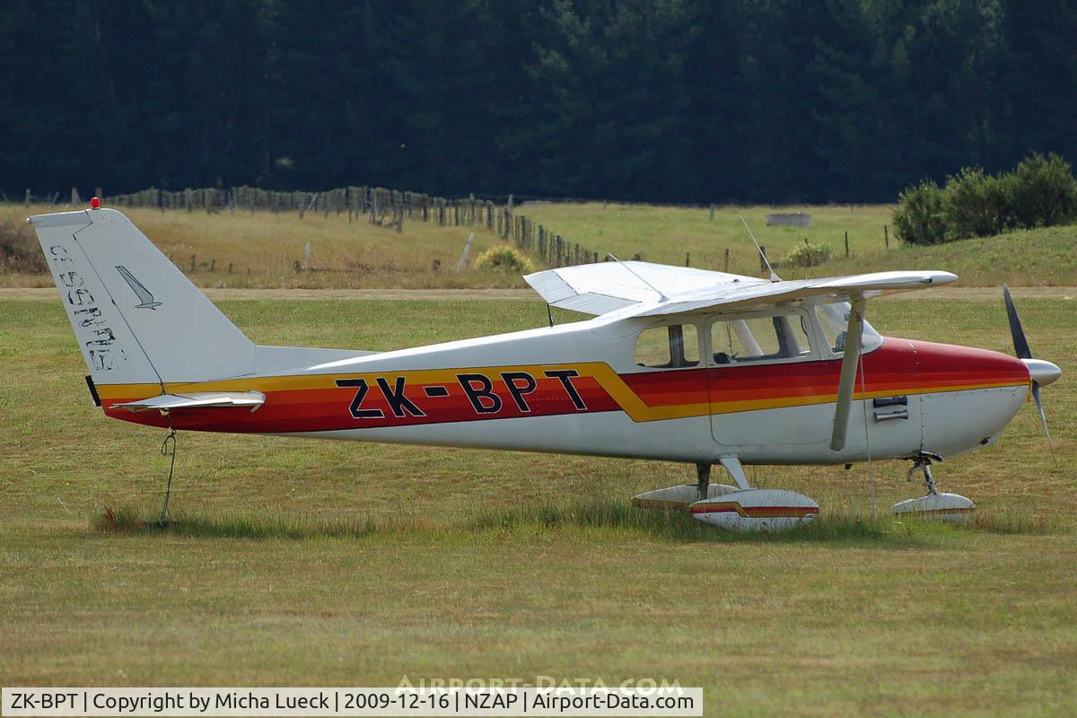 ZK-BPT, 1959 Cessna 172A C/N 47179, At Taupo