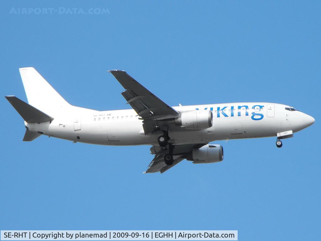 SE-RHT, 1991 Boeing 737-3Q8 C/N 24962, Landing on 08, taken from home