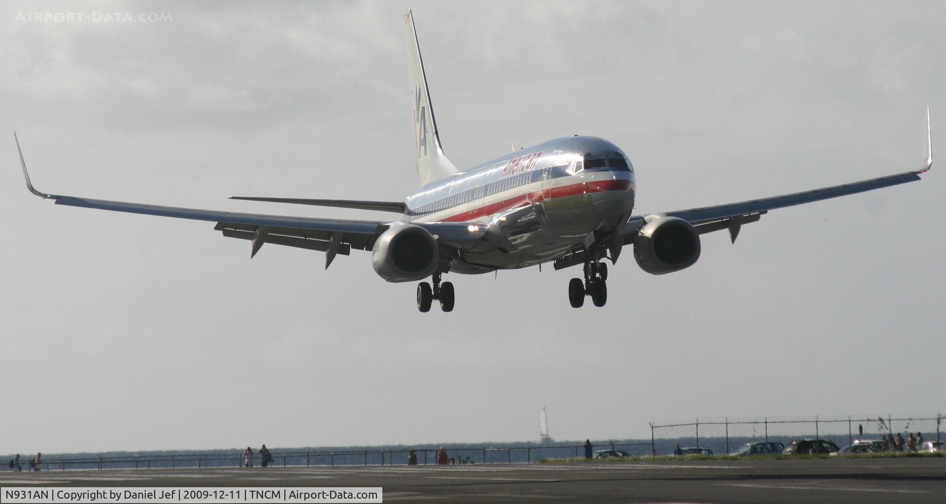 N931AN, 2000 Boeing 737-823 C/N 30079, American airlines landing at St Maarten