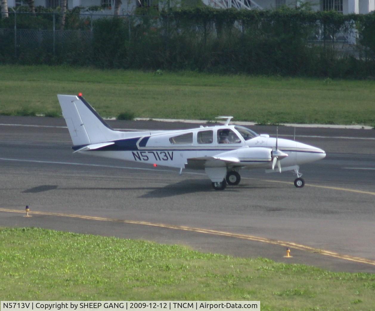 N5713V, 1966 Beech C55 Baron (95-C55) C/N TE-98, N5713V Turnning at Bravo to depart St Maarten