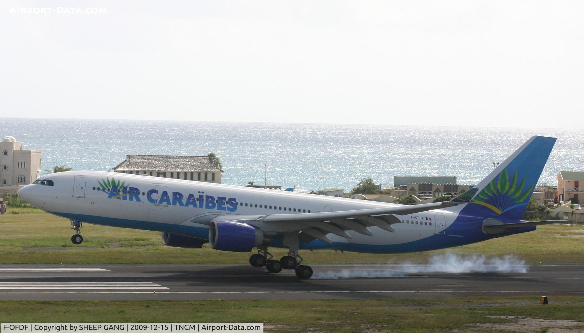 F-OFDF, 1999 Airbus A330-223 C/N 253, Air caraibes A330-200 landing at TNCM
