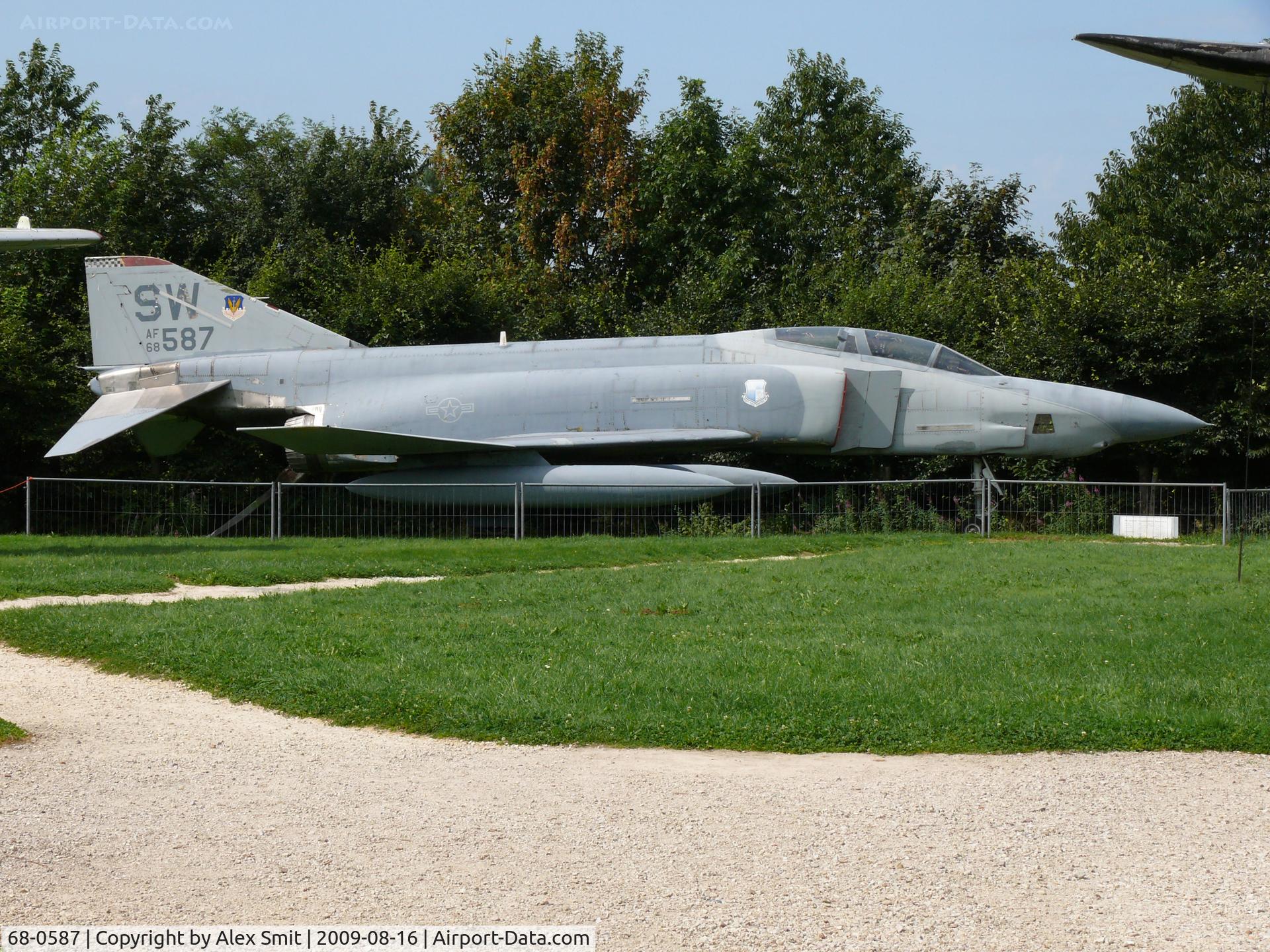 68-0587, 1968 McDonnell Douglas RF-4C Phantom II C/N 3566, Mc Donnell Douglas RF-4C Phantom 68-0587 US Air Force in ther Hermerskeil Museum Flugausstellung Junior