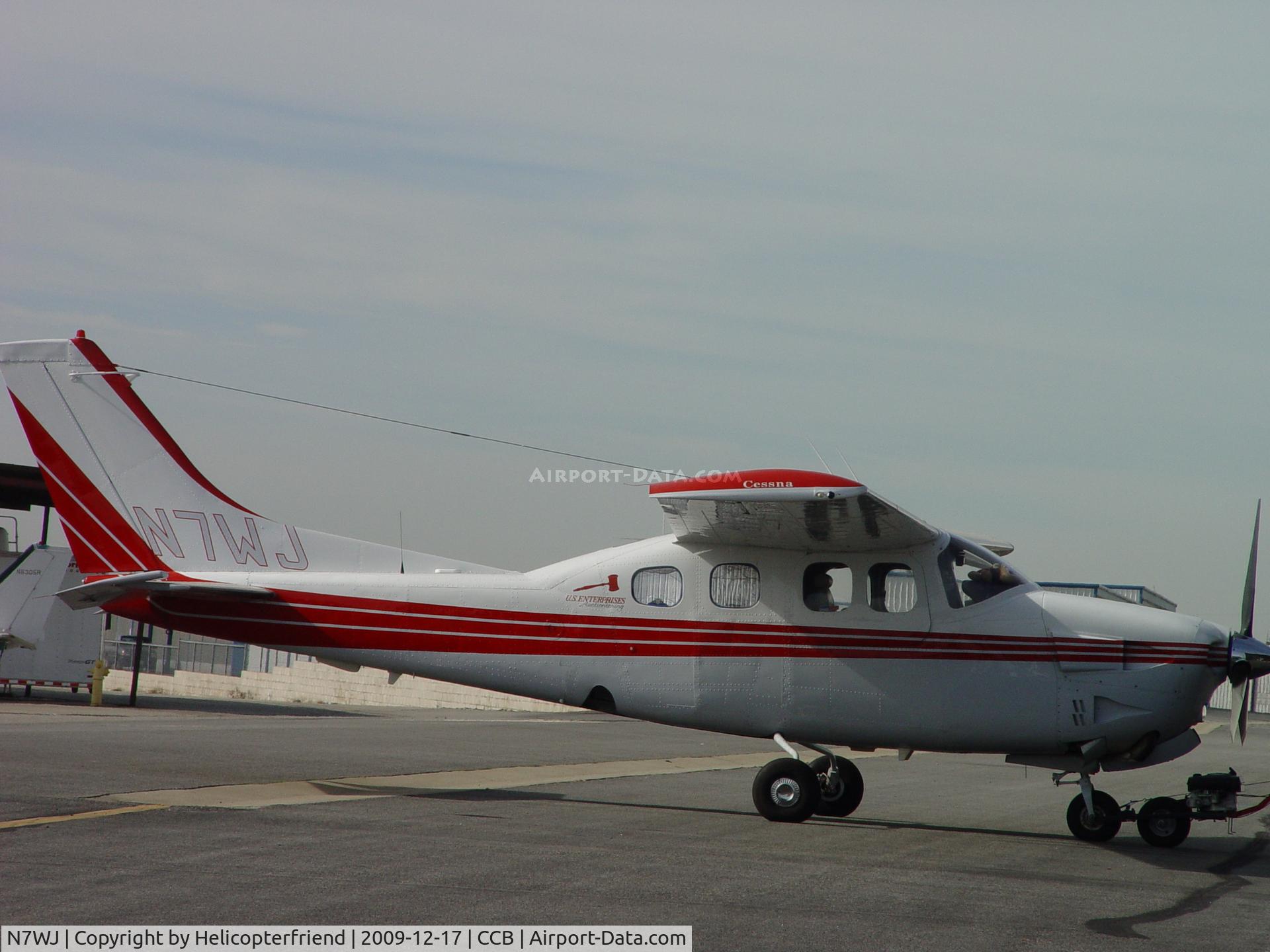 N7WJ, 1979 Cessna P210N Pressurised Centurion C/N P21000374, Waiting to be put back in hanger