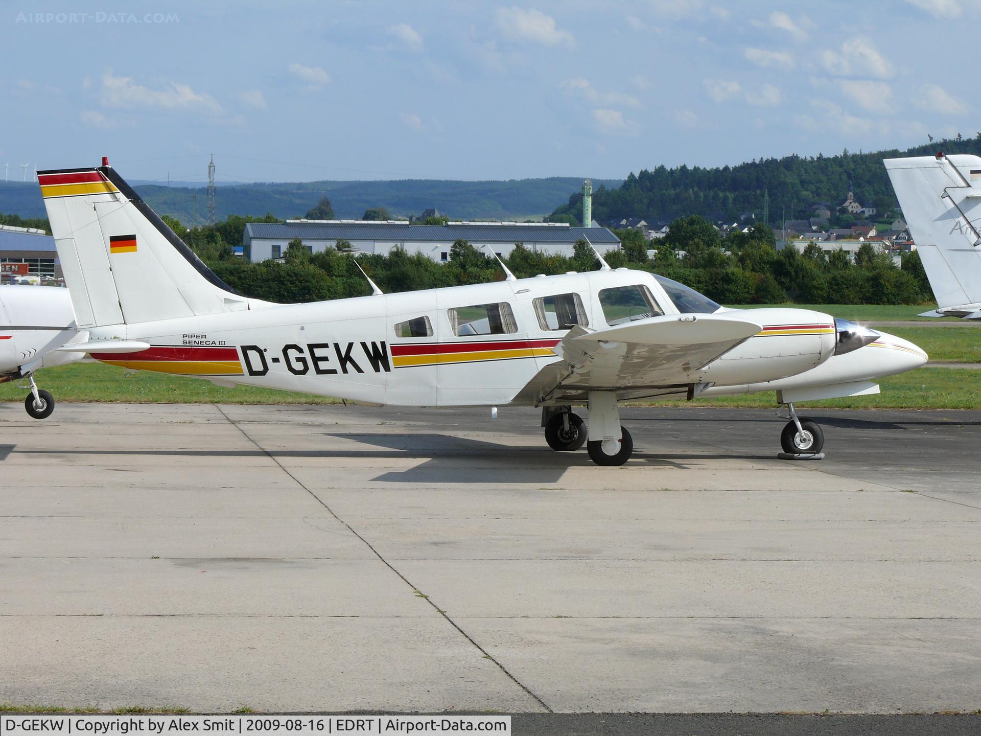D-GEKW, 1981 Piper PA-34-220T Seneca III C/N 34-8133140, Piper Pa34-220T Seneca III D-GEKW