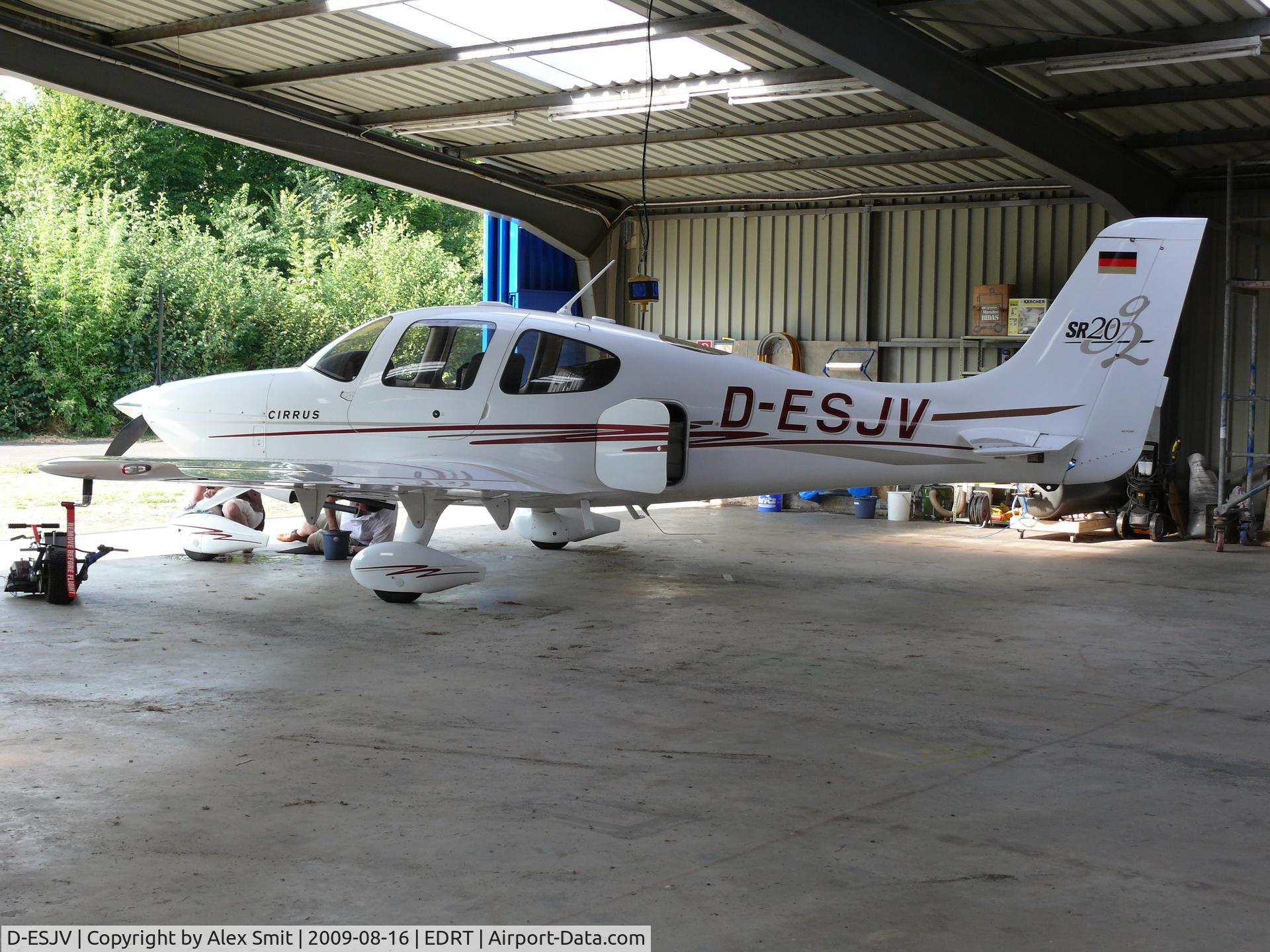 D-ESJV, 2004 Cirrus SR20 G2 C/N 1460, Cirrus SR22 D-ESJV Fliegerclub region Trier