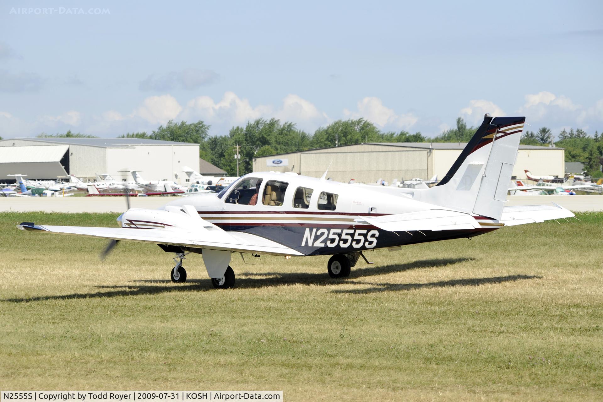 N2555S, Raytheon Aircraft Company G58 Baron C/N TH-2170, EAA AIRVENTURE 2009