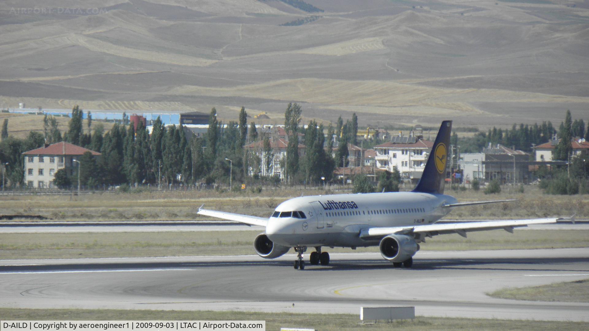 D-AILD, 1996 Airbus A319-114 C/N 623, D-AILD is arriving to Ankara