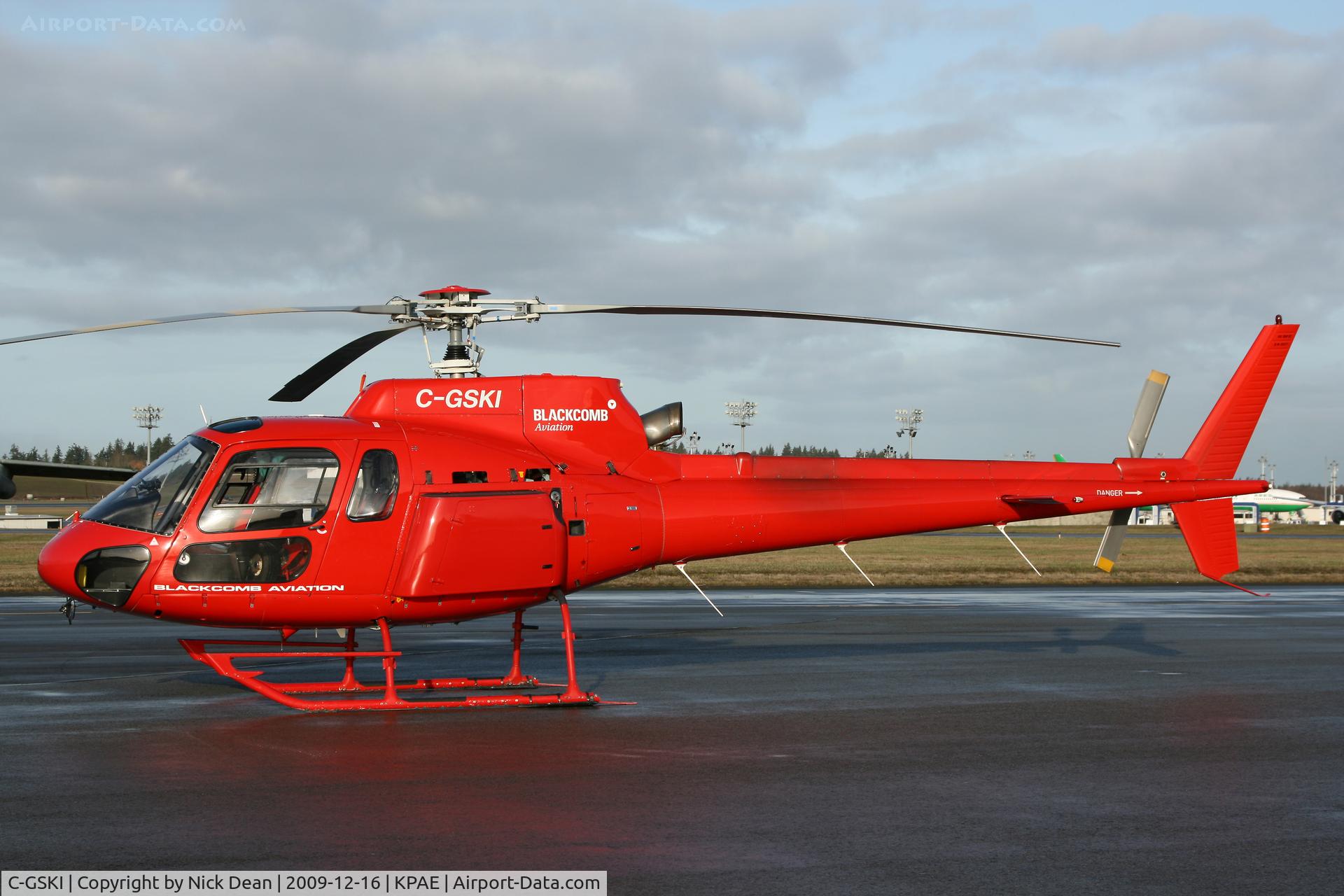 C-GSKI, 2000 Aerospatiale AS-350B-2 Ecureuil C/N 3377, KPAE This ship was used to shoot the IMAX footage for the 787 1st flight