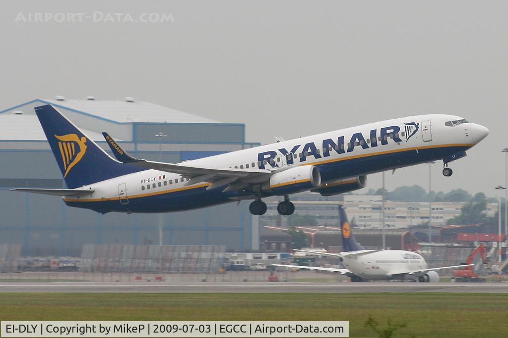 EI-DLY, 2006 Boeing 737-8AS C/N 33601, Climbing away from Runway 05L on a grey Manchester morning.