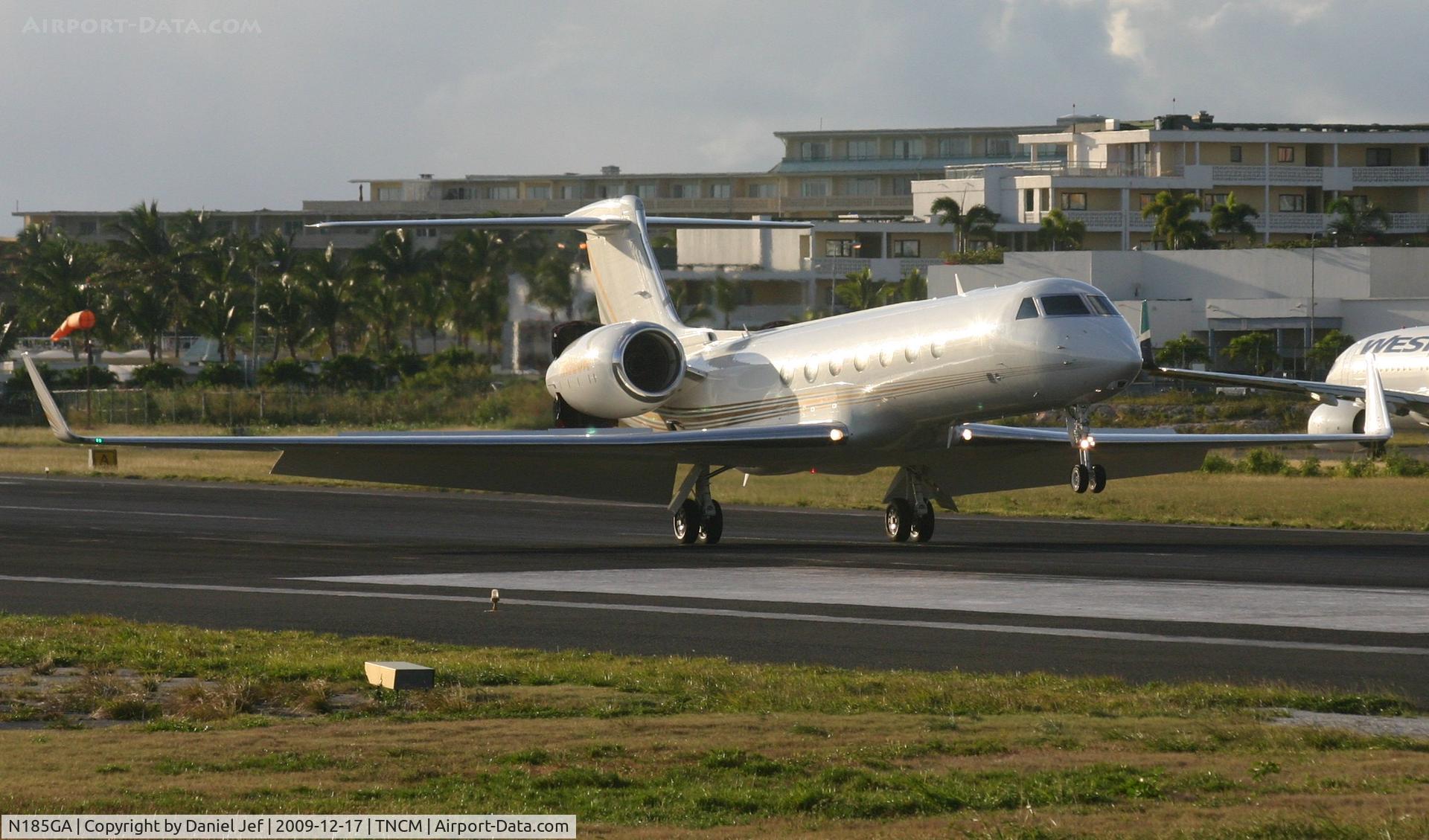 N185GA, 2008 Gulfstream Aerospace GV-SP (G550) C/N 5185, N185GA on a late afternoon landing in from europa