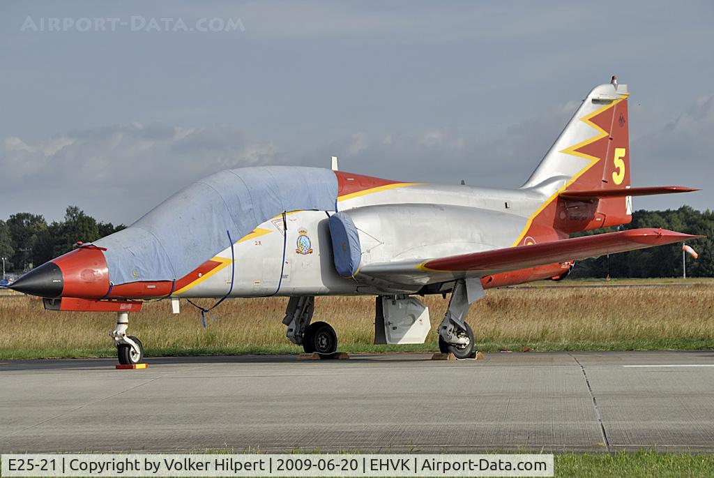E25-21, CASA C-101EB Aviojet C/N EB01-21-021, at Volkel