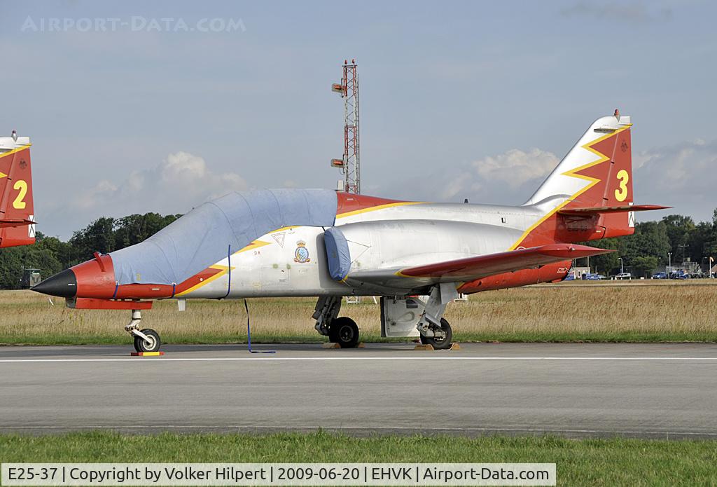 E25-37, CASA C-101EB Aviojet C/N EB01-37-037, at Volkel
