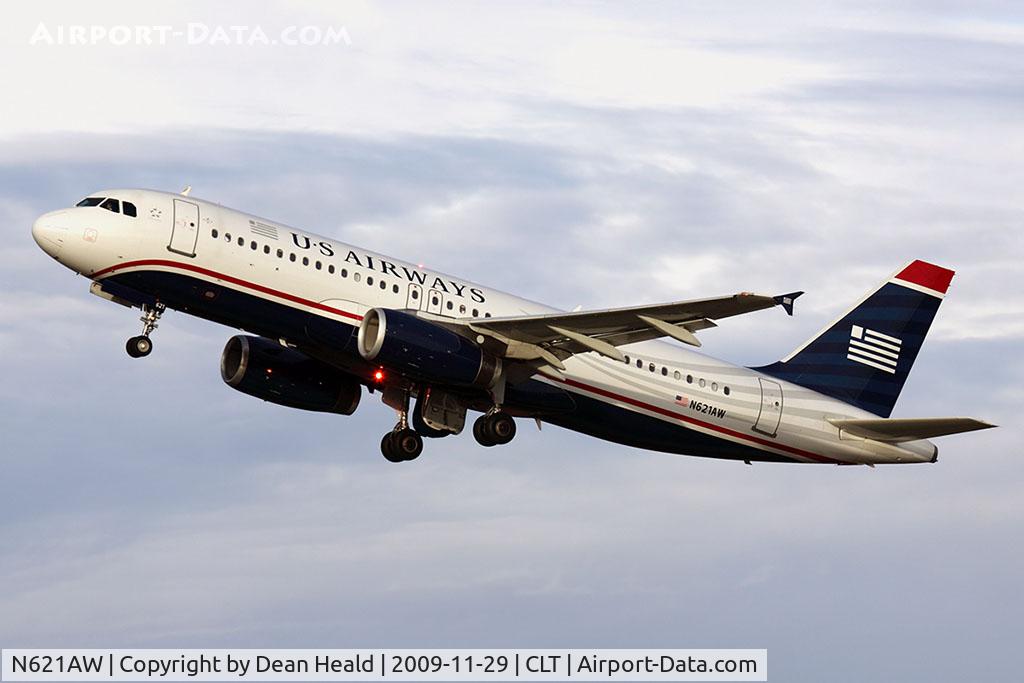 N621AW, 1989 Airbus A320-231 C/N 053, US Airways N621AW (FLT AWE196) climbing out from RWY 18C enroute to Hartsfield-Jackson Atlanta Int'l (KATL).